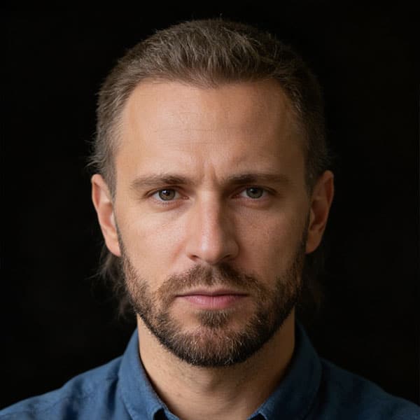 Tehniskais vadītājs un programmētājs